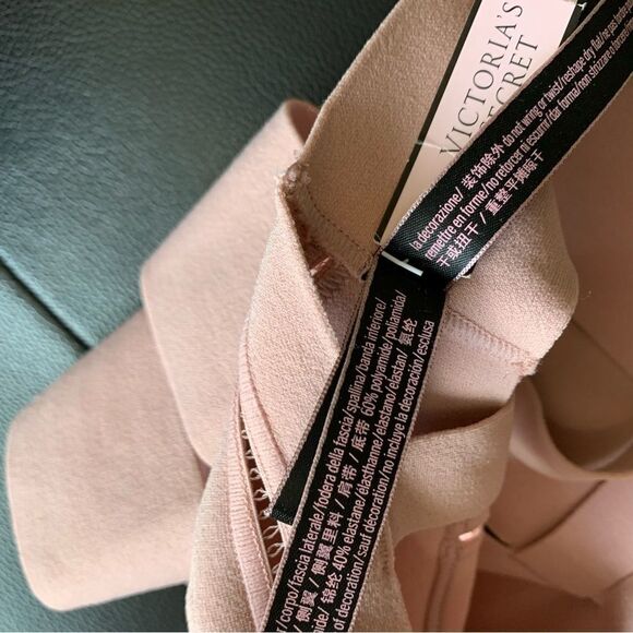 VICTORIAS SECRET BRA TOP - Picture 5 of 6